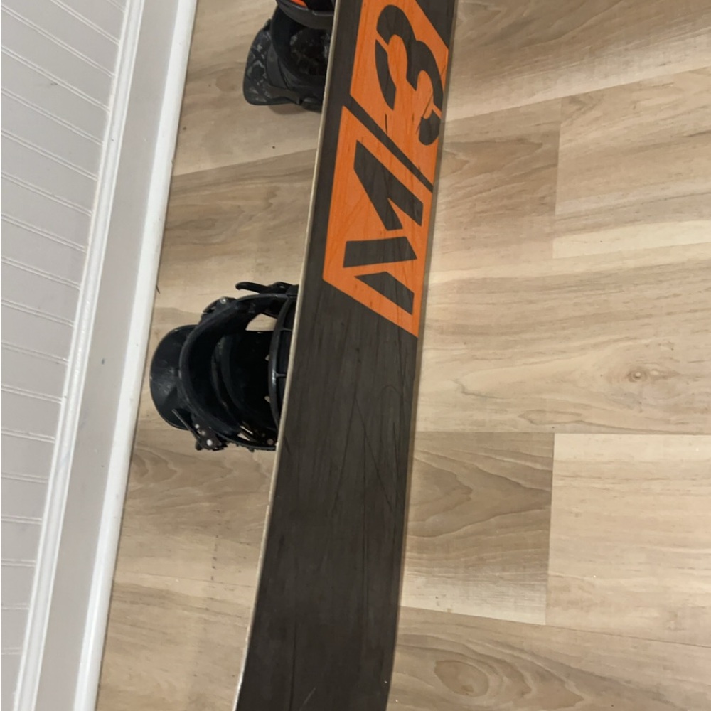 Beginner snowboard with beginner snowboard bindings size 120